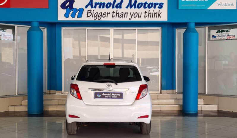 2012 Toyota Yaris 3-door 1.3 XR full