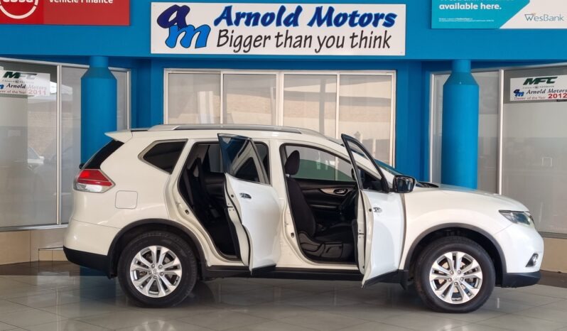 2015 Nissan X-Trail 1.6dCi 4×4 SE full