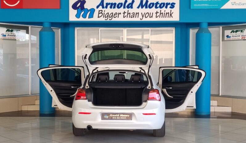 2016 BMW 1 Series 118i 5-door auto full