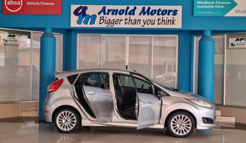 2016 Ford Fiesta 5-door 1.0T Titanium full