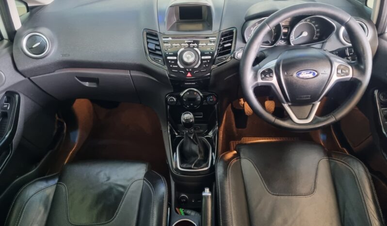 2016 Ford Fiesta 5-door 1.0T Titanium full