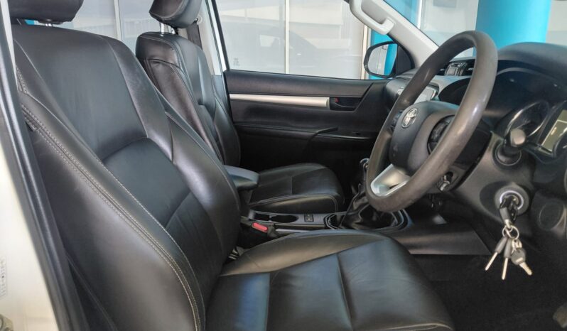 2022 Toyota Hilux 2.4GD-6 double cab Raider manual full